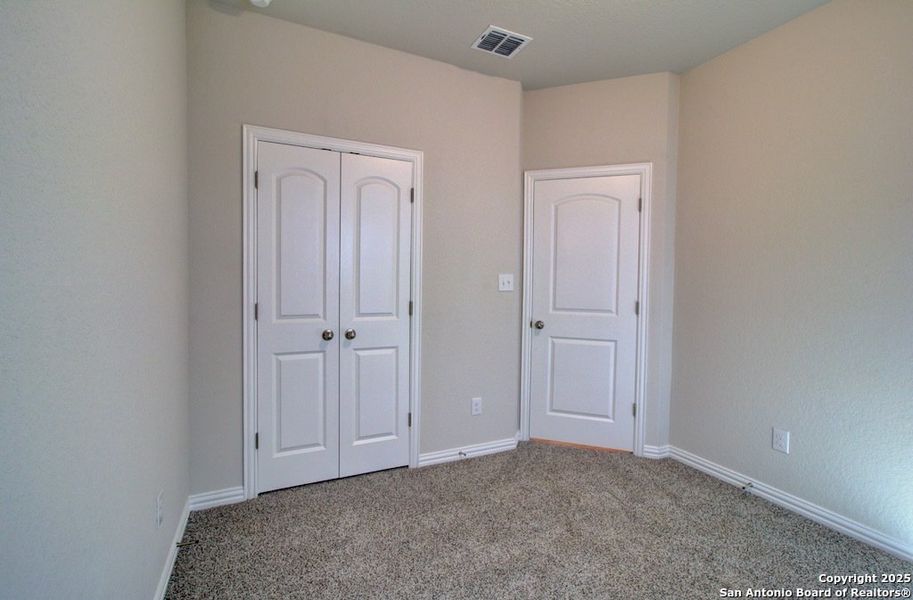 Spacious, unfurnished interior of a new home in Meyer Ranch – Premier, New Braunfels (Image 12). Spacious, unfurnished interior of a new home in Meyer Ranch – Premier, New Braunfels (Image 12).