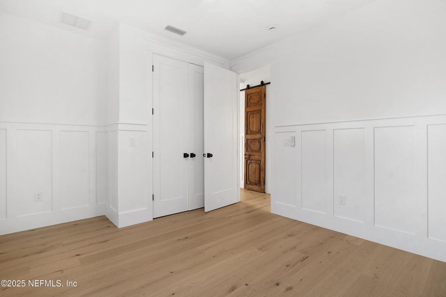 Spacious, unfurnished interior of a new home in , St. Augustine (Image 22).