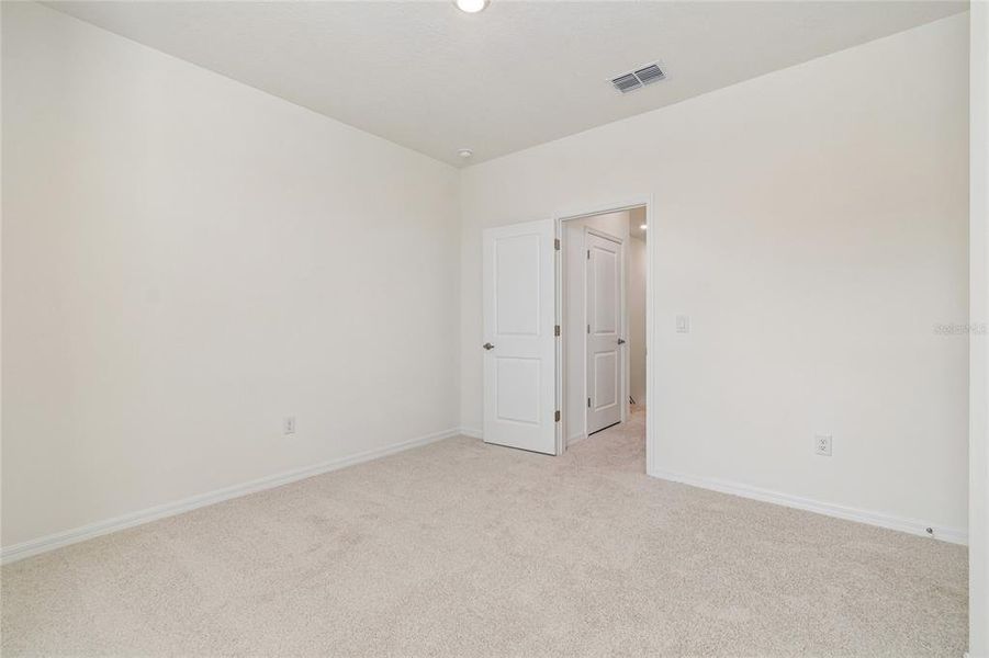 Spacious, unfurnished interior of a new home in Waterset Townhomes, Apollo Beach (Image 28).