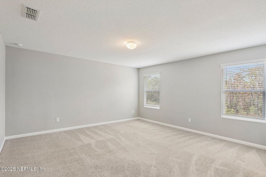 Spacious, unfurnished interior of a new home in , Jacksonville (Image 21).
