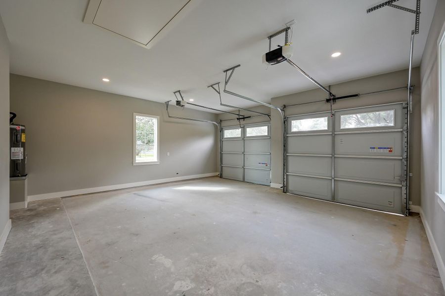 Spacious, unfurnished interior of a new home in , Huntsville (Image 46). Spacious, unfurnished interior of a new home in , Huntsville (Image 46).