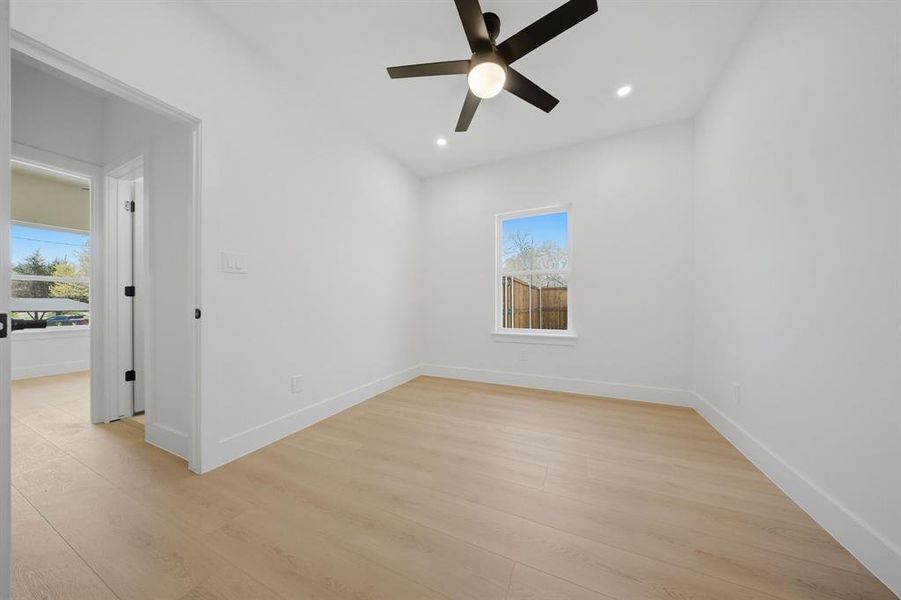 Spacious, unfurnished interior of a new home in , Seagoville (Image 23).