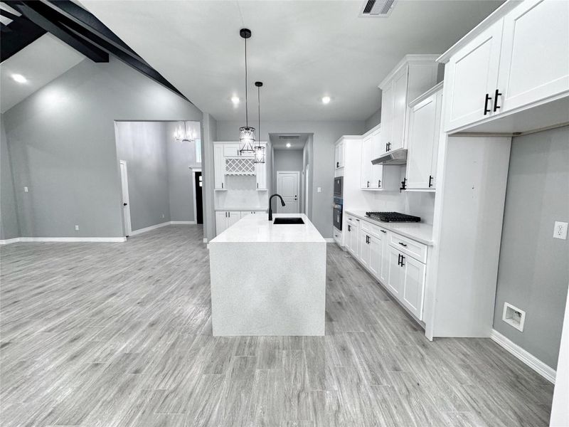 All images are for illustrative purposes only. Home is to be built and is currently under construction.