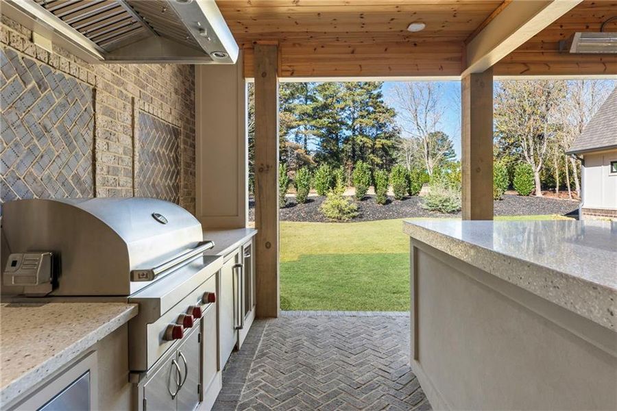 Exterior details and patio area of a home in , Alpharetta (Image 34).