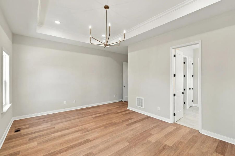 Everly E Primary Suite