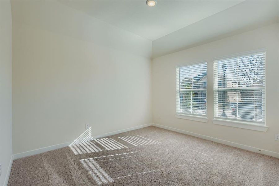 Spacious, unfurnished interior of a new home in Summerwood Estates, Red Oak (Image 26).