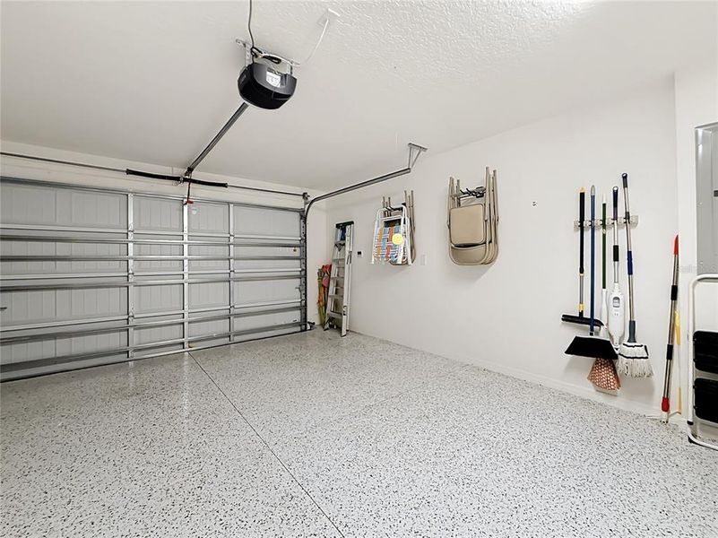 Spacious, unfurnished interior of a new home in , The Villages (Image 22).