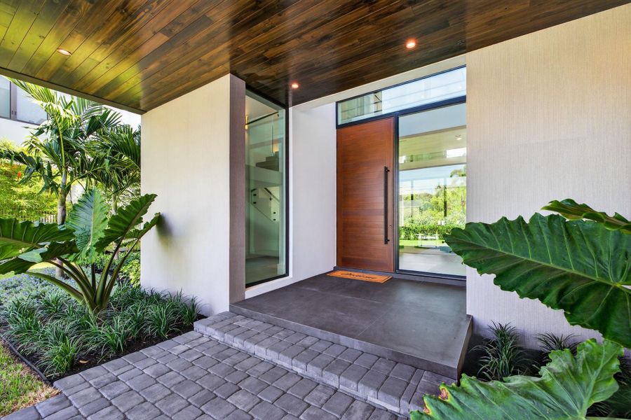 Exterior details and patio area of a home in , Fort Lauderdale (Image 23). Exterior details and patio area of a home in , Fort Lauderdale (Image 23).