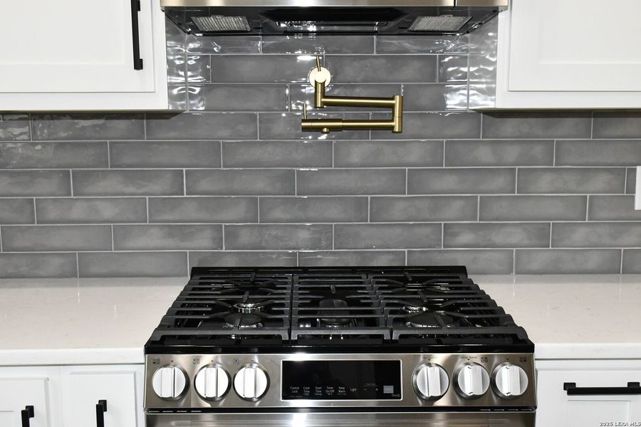 Close-up of interior finishes inside a home in , Von Ormy (Image 9).