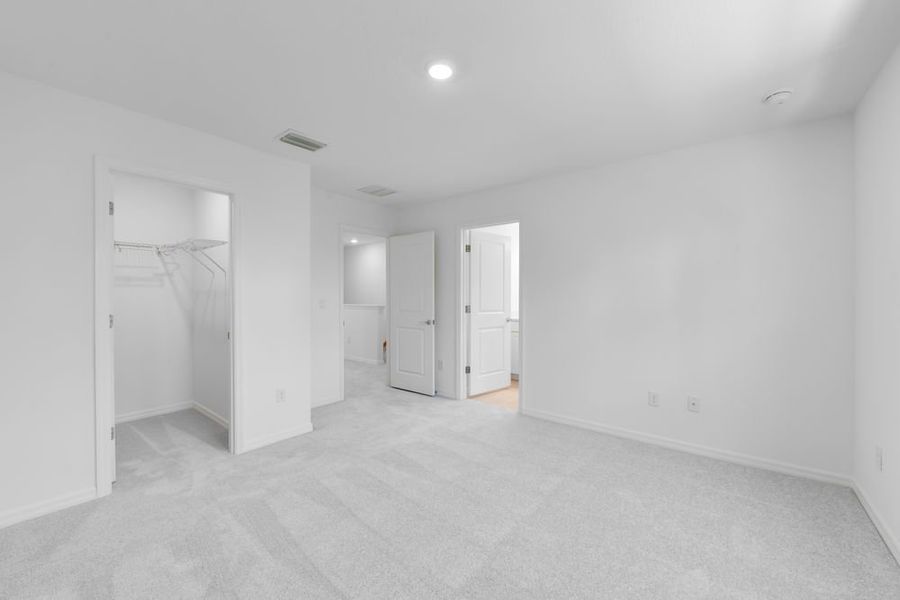 Spacious, unfurnished interior of a new home in Vinterra Townhomes, Nokomis (Image 15).