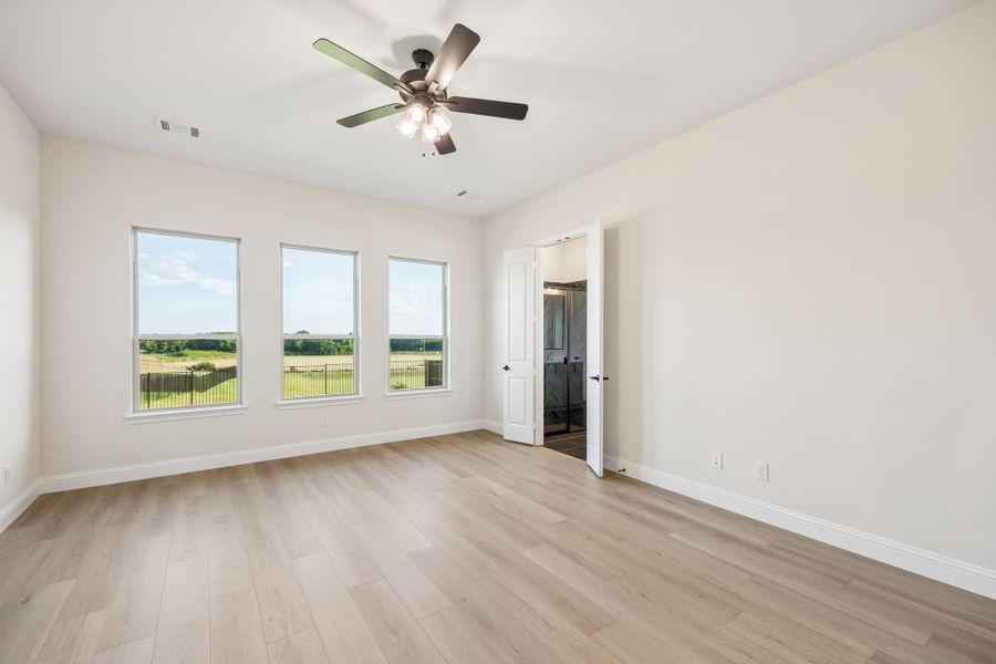 Spacious, unfurnished interior of a new home in Sheppard's Place, Waxahachie (Image 23). Spacious, unfurnished interior of a new home in Sheppard's Place, Waxahachie (Image 23).