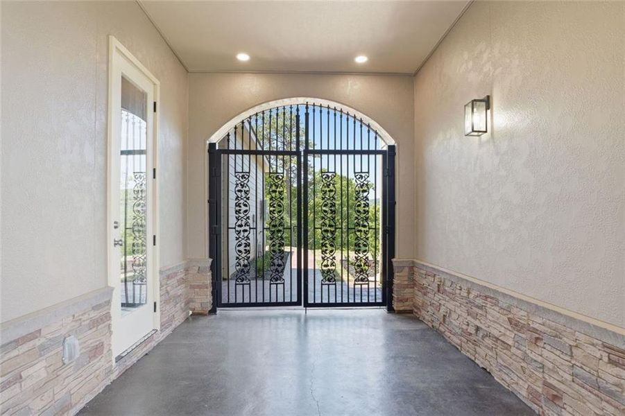 Spacious, unfurnished interior of a new home in , Clarkesville (Image 26).