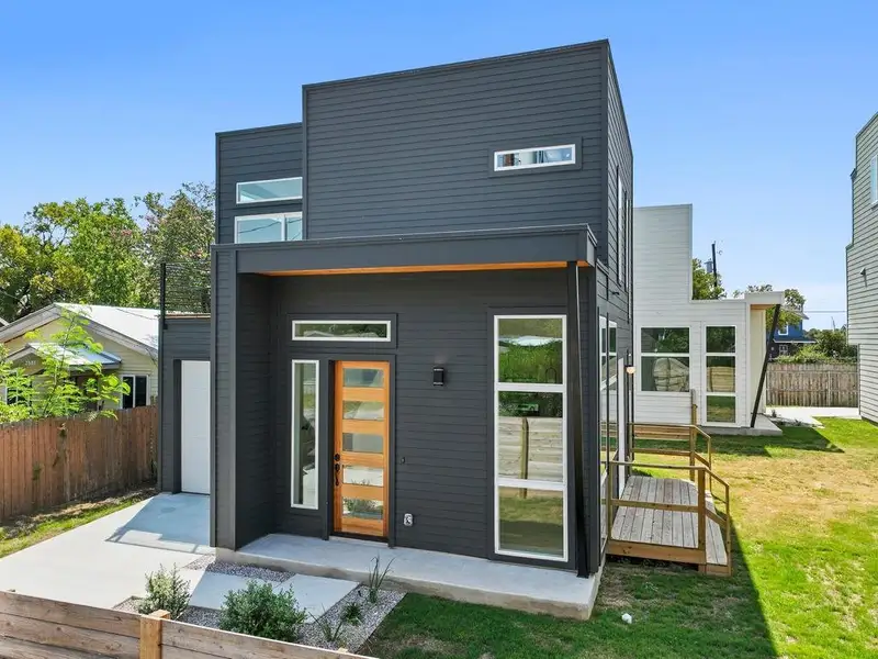 Image 16 of a home in . Image 16 of a home in .