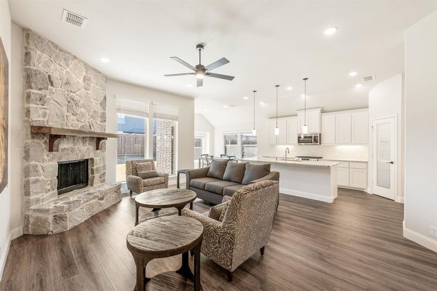 Furnished interior view inside a new home in Ridge Ranch Classic 50, Mesquite (Image 20). Furnished interior view inside a new home in Ridge Ranch Classic 50, Mesquite (Image 20).