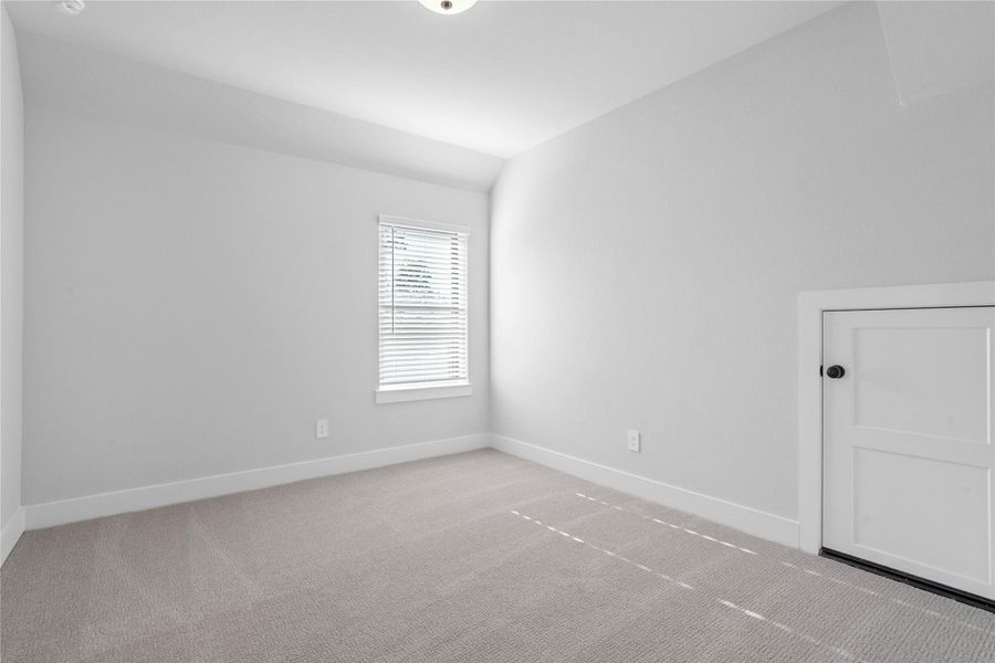 Spacious, unfurnished interior of a new home in ARTAVIA, Conroe (Image 28).