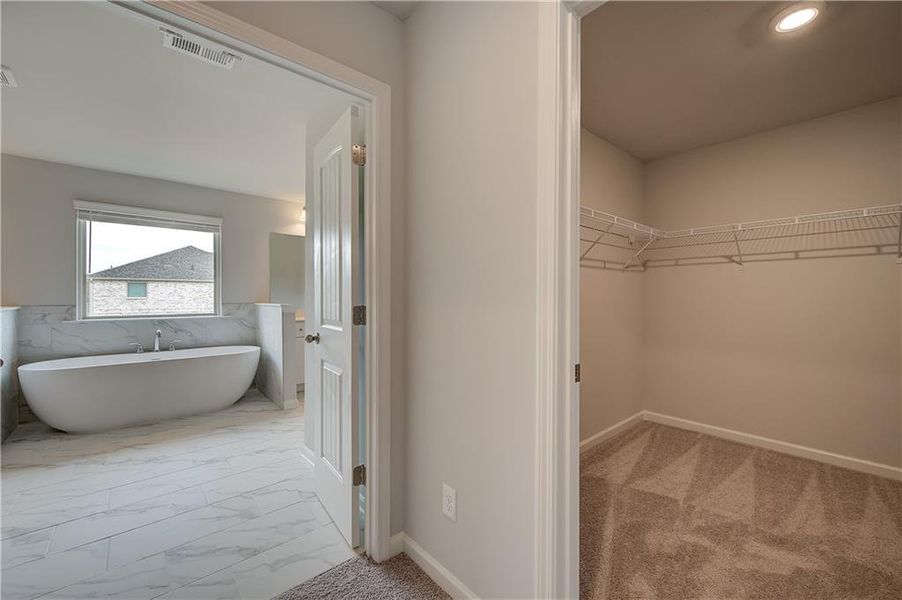 Spacious, unfurnished interior of a new home in Kingston, Locust Grove (Image 29).