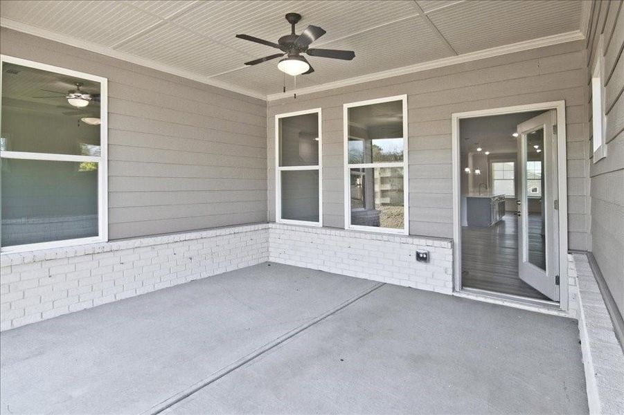 Exterior details and patio area of a home in Cooper's Walk, Loganville (Image 4). Exterior details and patio area of a home in Cooper's Walk, Loganville (Image 4).