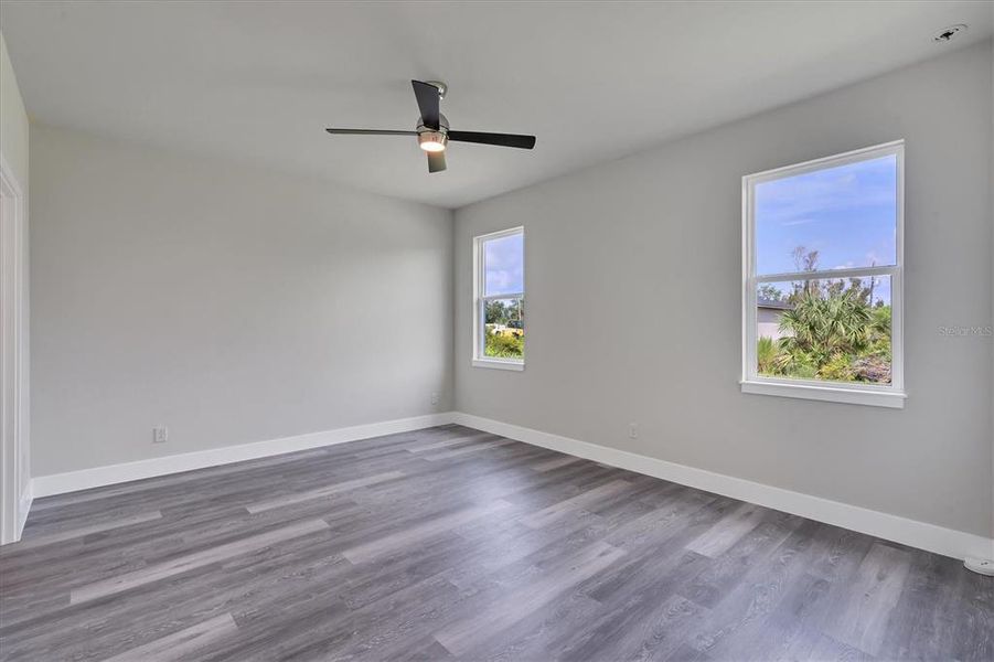 Spacious, unfurnished interior of a new home in , Port Charlotte (Image 19).