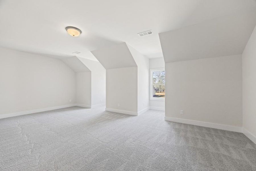 Spacious, unfurnished interior of a new home in , Hartwell (Image 40).