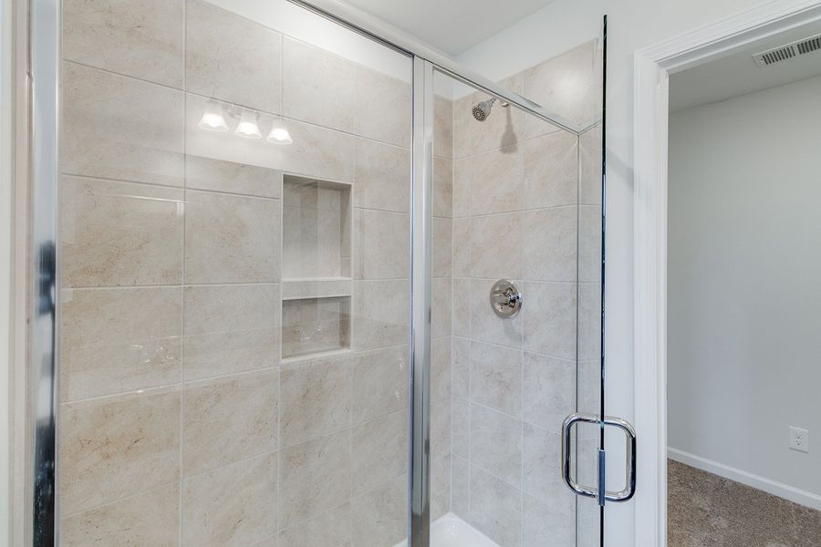 Image 28 of a home in Astoria.