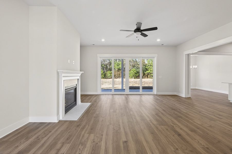 Spacious, unfurnished interior of a new home in Crow Creek, Calabash (Image 6).