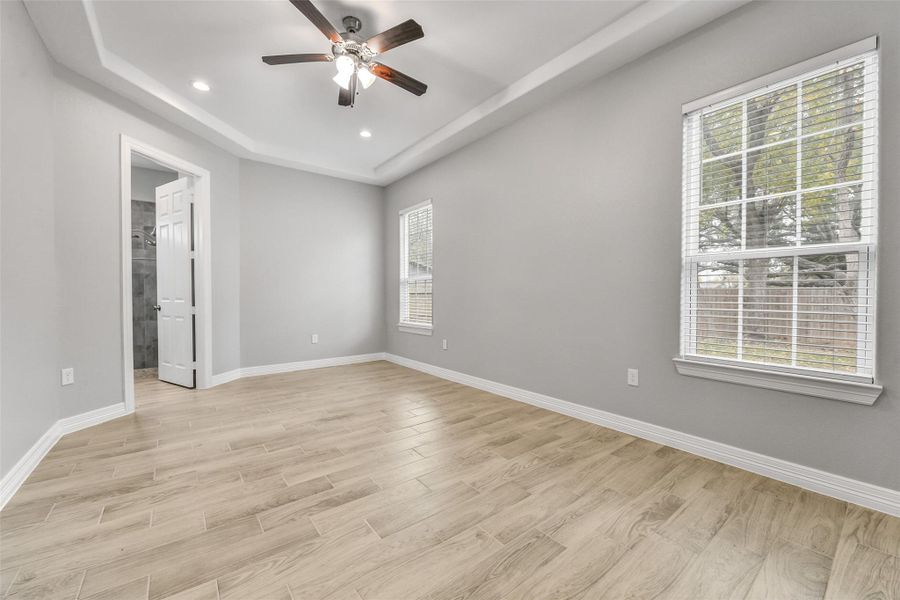 Spacious, unfurnished interior of a new home in , La Marque (Image 20).