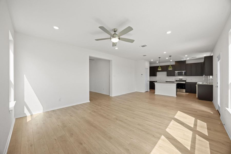 Spacious, unfurnished interior of a new home in Retreat at San Gabriel, Georgetown (Image 27). Spacious, unfurnished interior of a new home in Retreat at San Gabriel, Georgetown (Image 27).