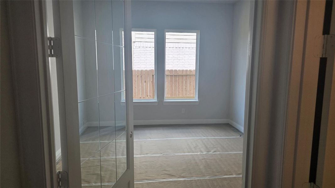 Spacious, unfurnished interior of a new home in Sienna 65', Missouri City (Image 29). Spacious, unfurnished interior of a new home in Sienna 65', Missouri City (Image 29).