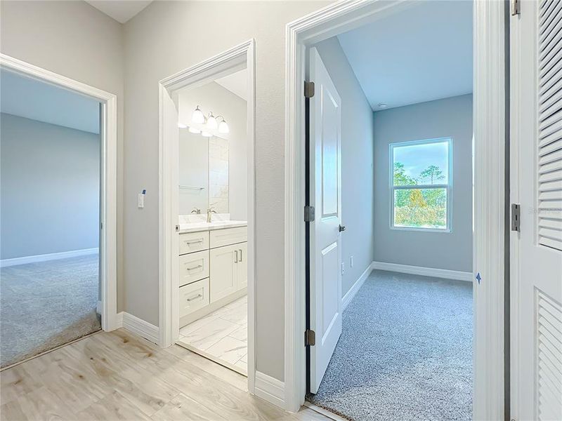 Spacious, unfurnished interior of a new home in , Ocala (Image 33).