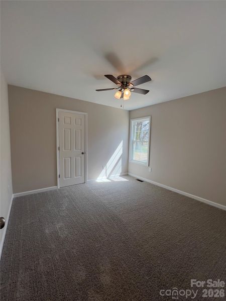 Spacious, unfurnished interior of a new home in , Salisbury (Image 16).