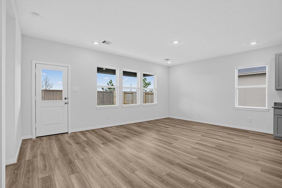 Spacious, unfurnished interior of a new home in Hockley Meadows, Hockley (Image 8).