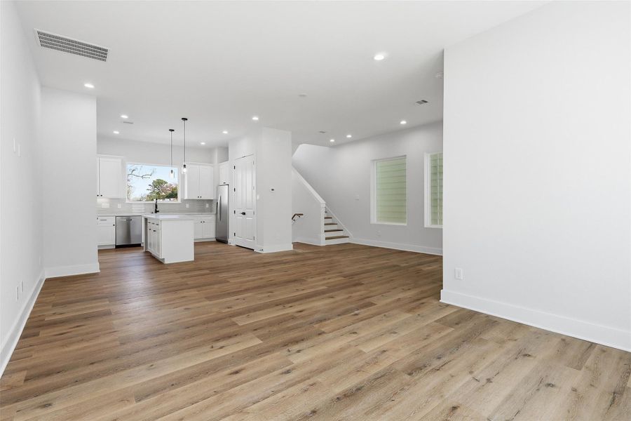 Spacious, unfurnished interior of a new home in , Houston (Image 28).