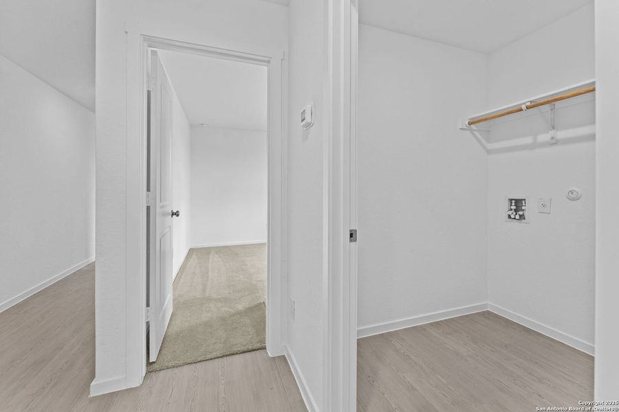 Spacious, unfurnished interior of a new home in Lodi Grove, Floresville (Image 13). Spacious, unfurnished interior of a new home in Lodi Grove, Floresville (Image 13).