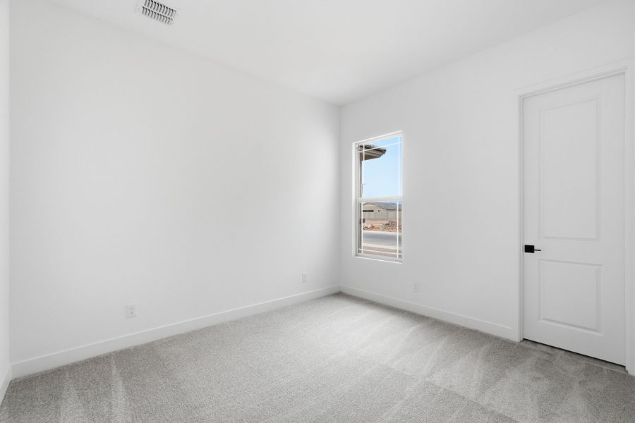 Spacious, unfurnished interior of a new home in Aloravita South, Peoria (Image 28).