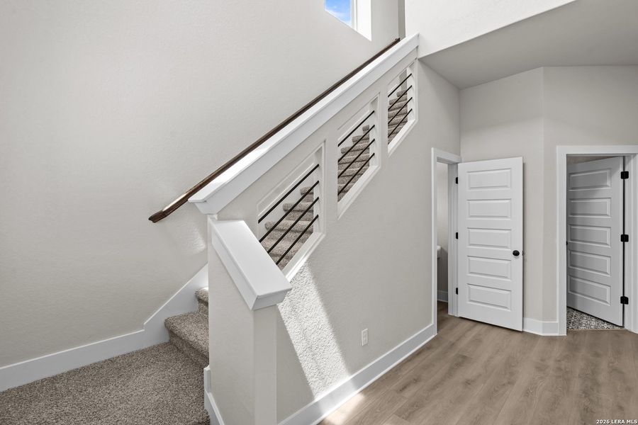 Spacious, unfurnished interior of a new home in Stillwater Ranch, San Antonio (Image 11).