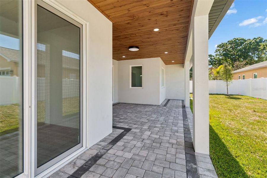 Exterior details and patio area of a home in , Tampa (Image 28).