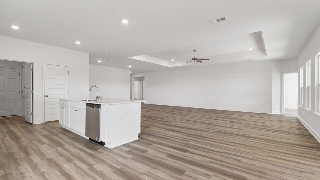 Spacious, unfurnished interior of a new home in Owl's Head Farms, Freeport (Image 15).