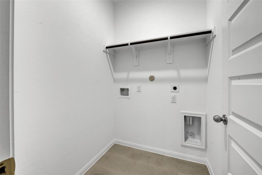 Spacious, unfurnished interior of a new home in Aldine Pines, Houston (Image 29).