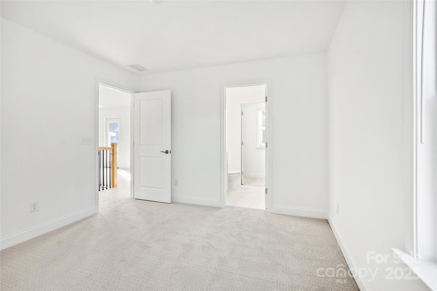 Spacious, unfurnished interior of a new home in Forest Creek, Waxhaw (Image 35).