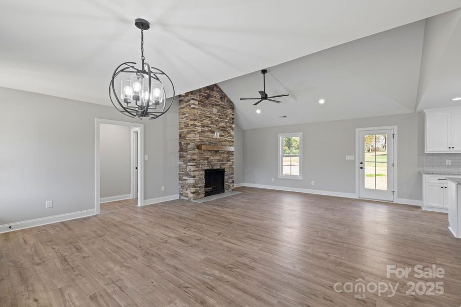 Spacious open layout filled with natural light and clean, modern finishes. Spacious open layout filled with natural light and clean, modern finishes.