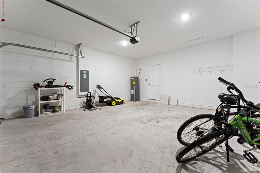 Spacious, unfurnished interior of a new home in Lawson Dunes, Haines City (Image 20).