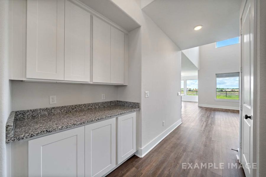 Furnished interior view inside a new home in Lago Mar, Texas City (Image 10).