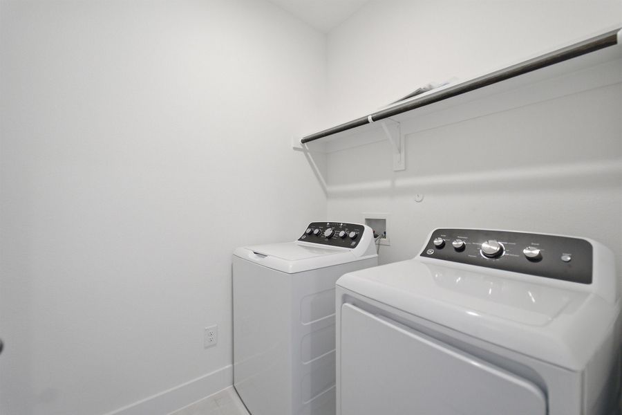 Close-up of interior finishes inside a home in Saddlebrook Estates, Waxahachie (Image 13).