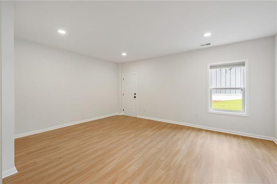 Spacious, unfurnished interior of a new home in , Atlanta (Image 43).