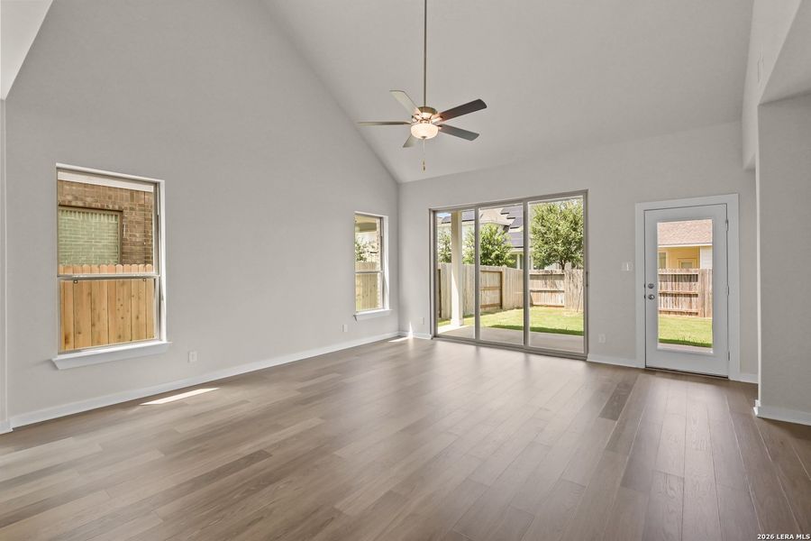 Spacious, unfurnished interior of a new home in Stillwater Ranch, San Antonio (Image 34).