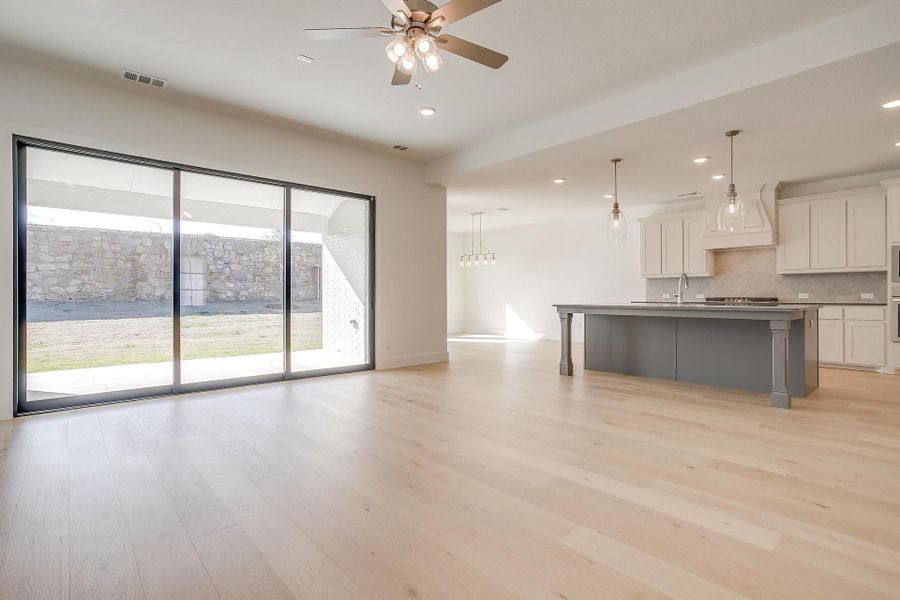 Representative unfurnished interior of a home built from the Eleanor by Graham Hart Home Builder in Sweetgrass, Haslet (Image 36).