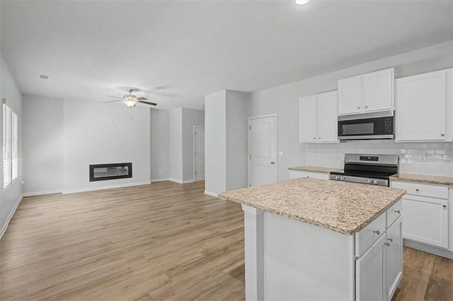 Image 40 of a home in Deer Creek.