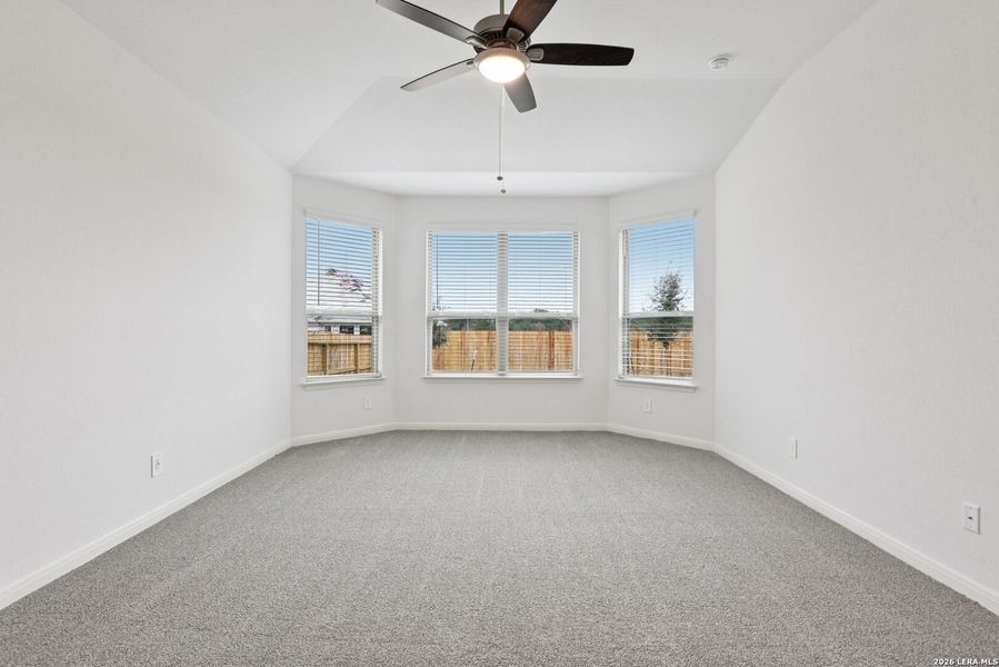 Spacious, unfurnished interior of a new home in Fox Falls, Boerne (Image 41).