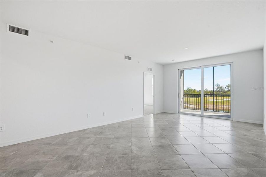 Spacious, unfurnished interior of a new home in Wellen Park Golf & Country Club, Venice (Image 13).