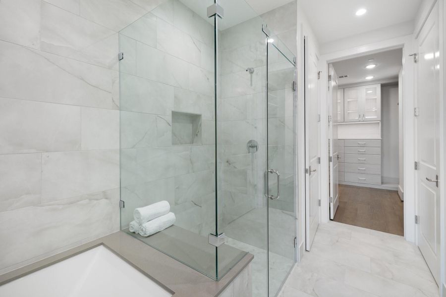 Walk-in shower. Walk-in shower.